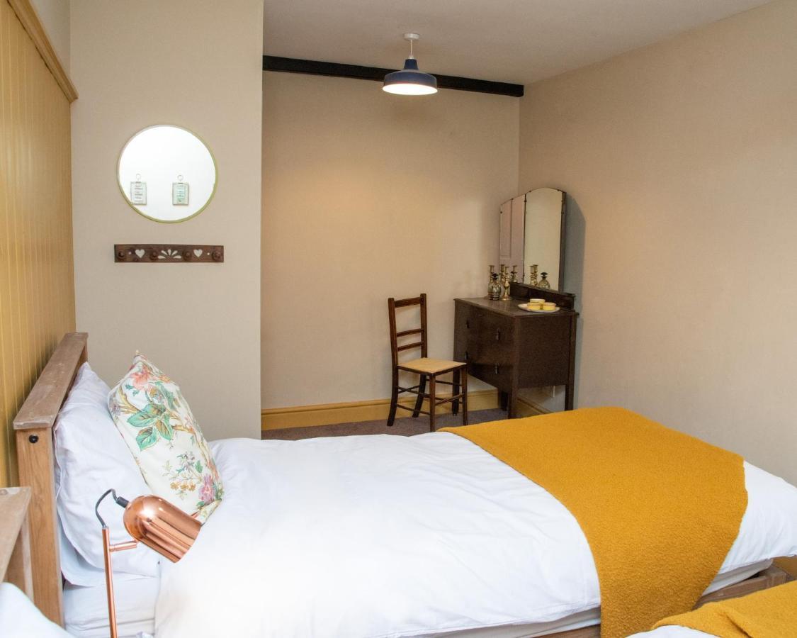 Work And Relax - Fast Wifi, Fireplace & Near Pub Newton Aycliffe Exterior photo