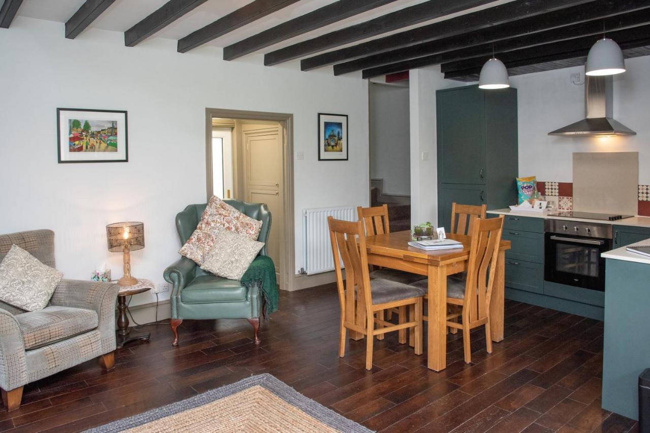 Work And Relax - Fast Wifi, Fireplace & Near Pub Newton Aycliffe Exterior photo